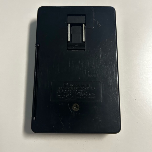 GE Battery Charger for AA Rechargeanle Batteries - Picture 2 of 3